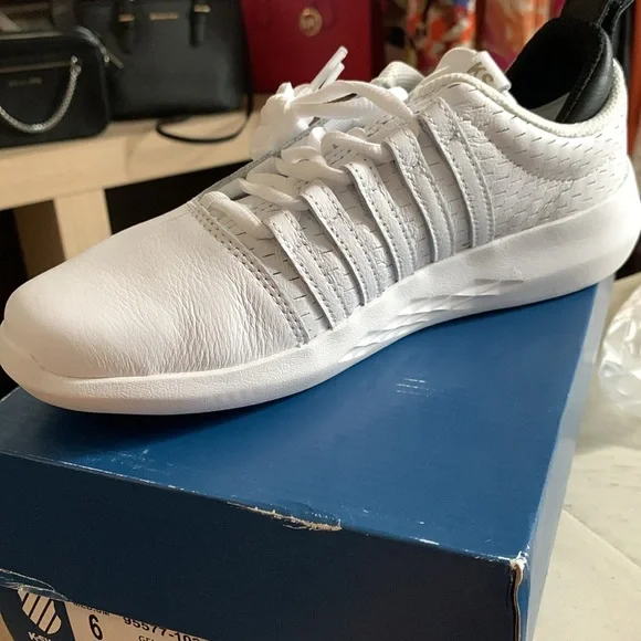 New K-Swiss Gen-K Icon - Picture 2 of 4